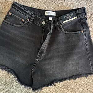 Abercrombie 90s relaxed cutoff black jean shorts